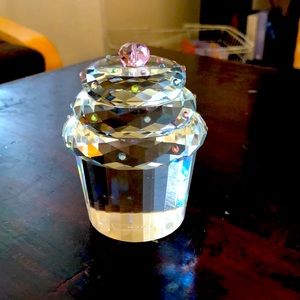 Simon Designs Crystal Cupcake Paper Weight